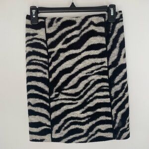 Ann Taylor Zebra Print pencil skirt 2P